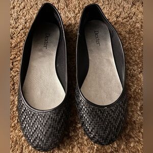 Chic Women's Black Woven Flats